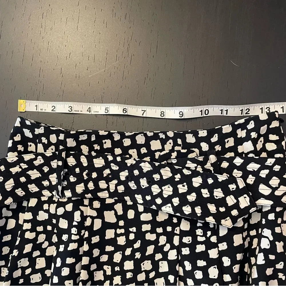 The Limited Black and White Abstract Belted Skirt Women’s Size XS